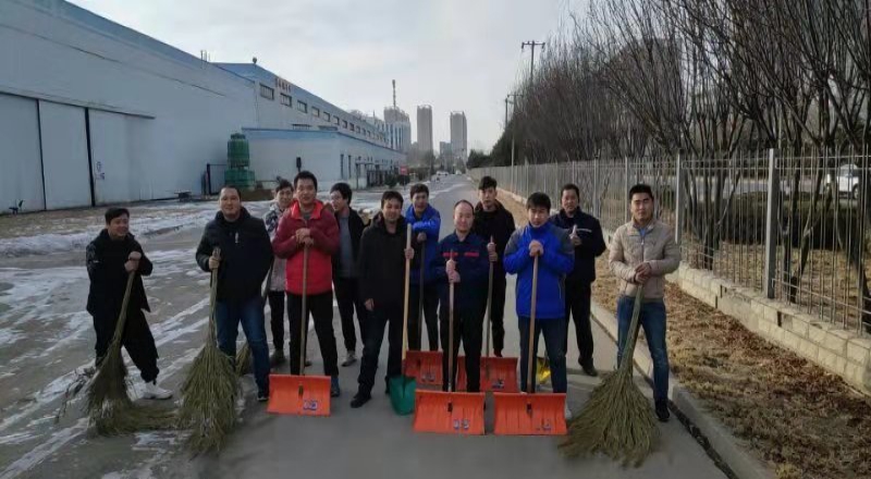 焊網(wǎng)公司組織掃雪除冰